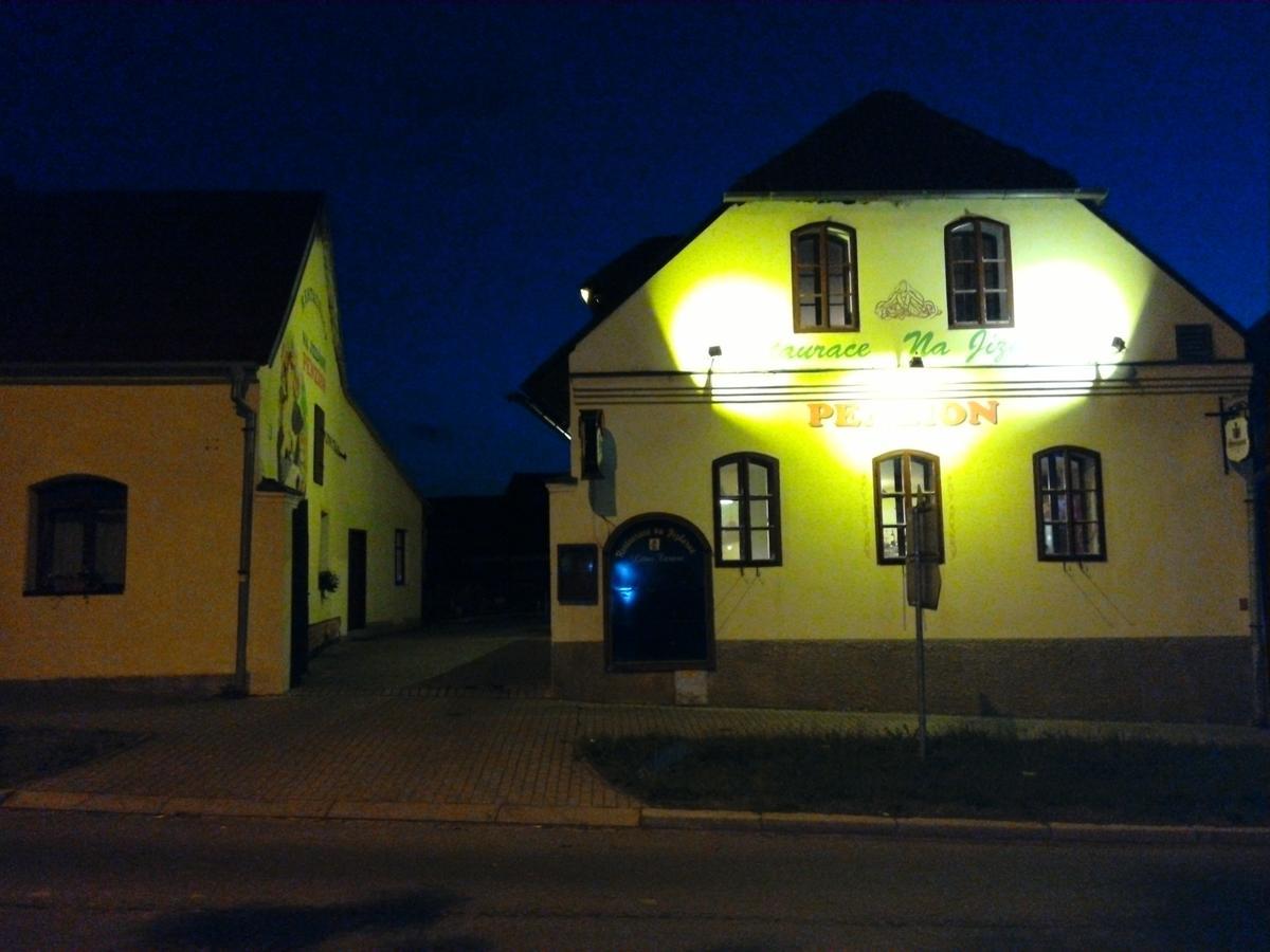 Penzion Na Jízdárně Stary Plzenec Exterior foto